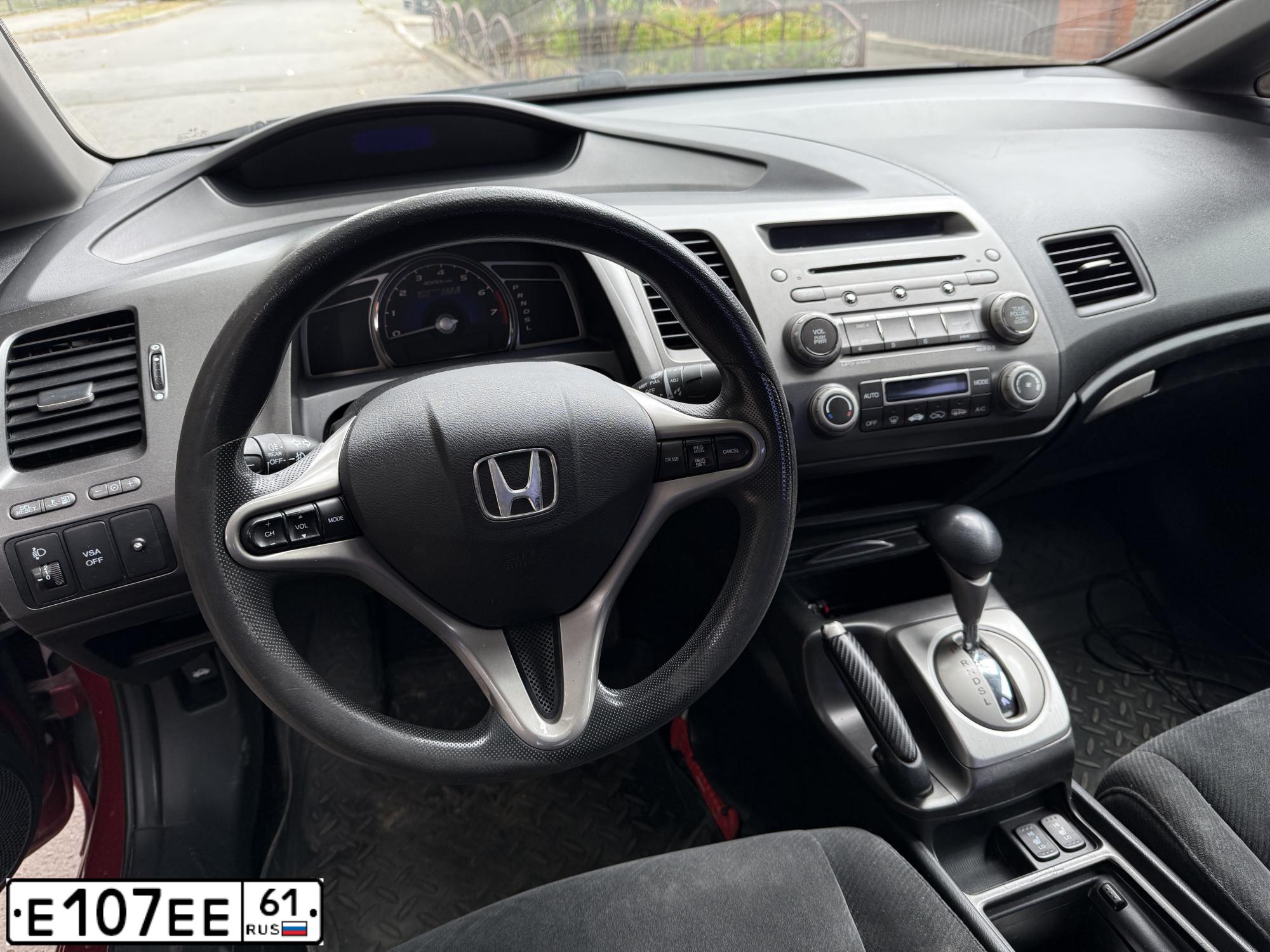 Фото автомобиля BMW SERIE 3, 2009 — госномер Е107ЕЕ61. Цвет: ЧЕРНЫЙ