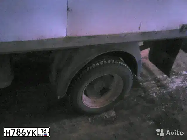 Фото автомобиля GAZ 2790, 2005 — госномер Р737УТ18. Цвет: Белый