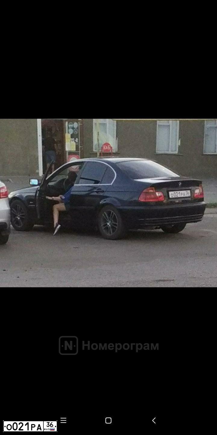 Фото автомобиля BMW SERIE 3, 2000 — госномер О021РА36. Цвет: синий