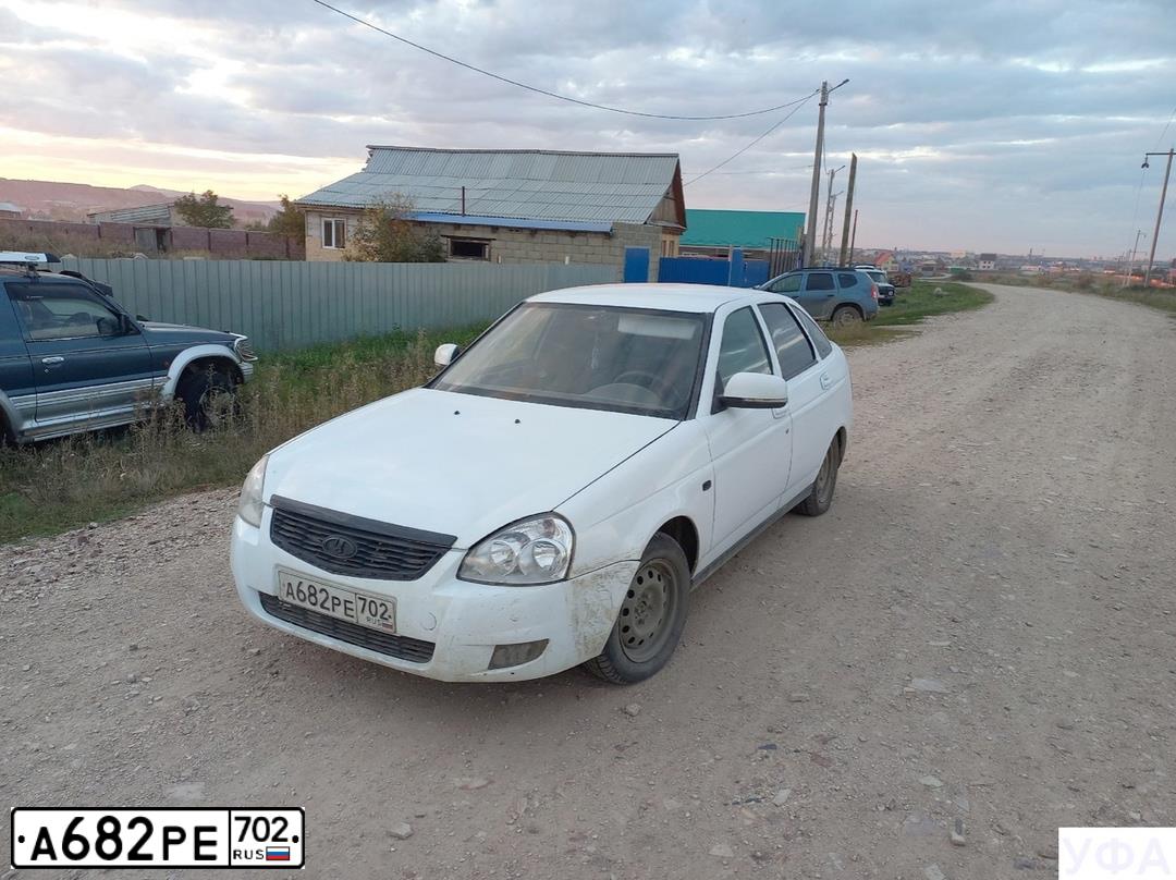 Фото автомобиля LADA 2172 PRIORA, 2009 — госномер А682РЕ702. Цвет: Белый