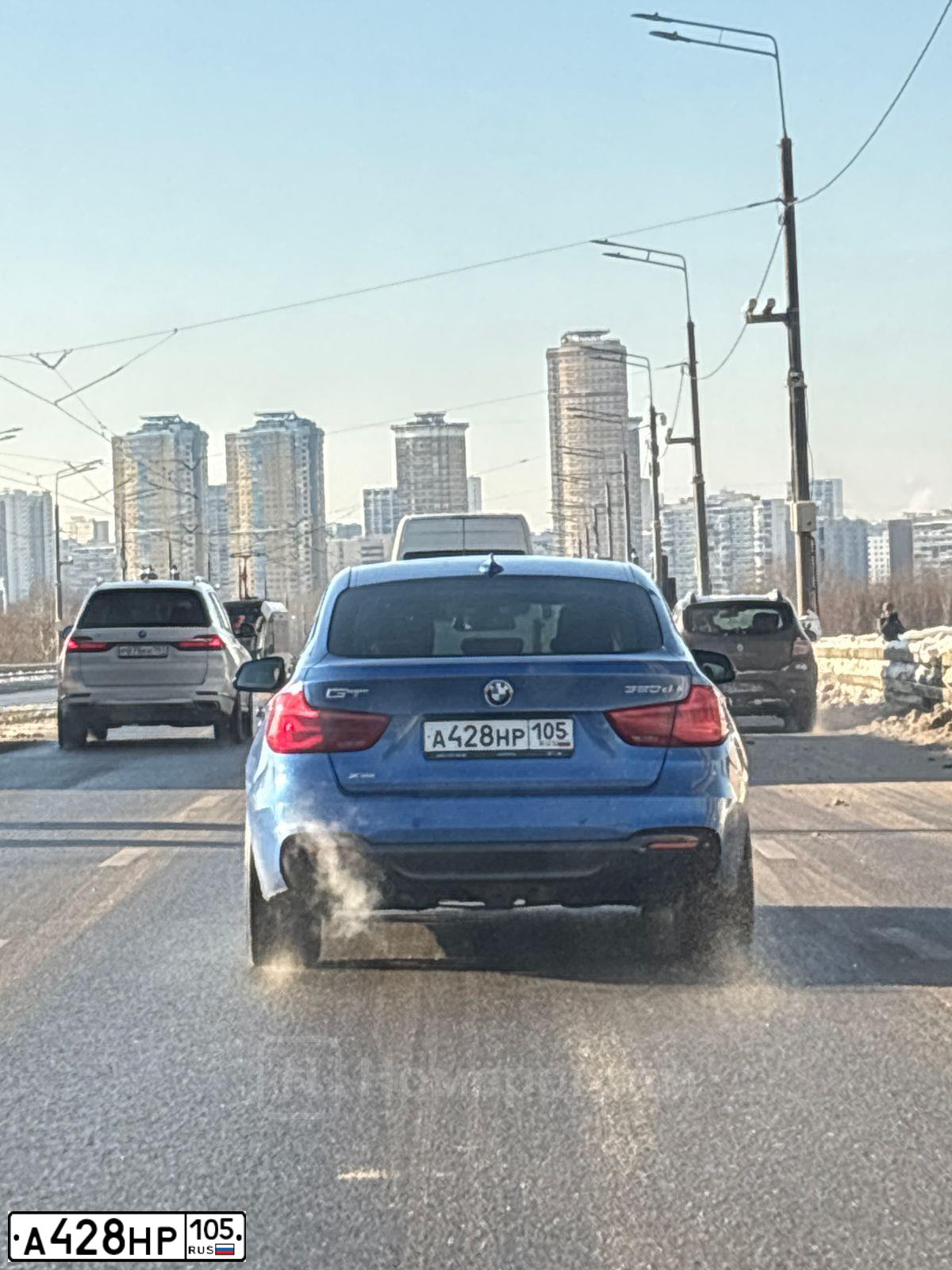Фото автомобиля BMW SERIE 3 GT, 2018 — госномер А428НР105. Цвет: синий