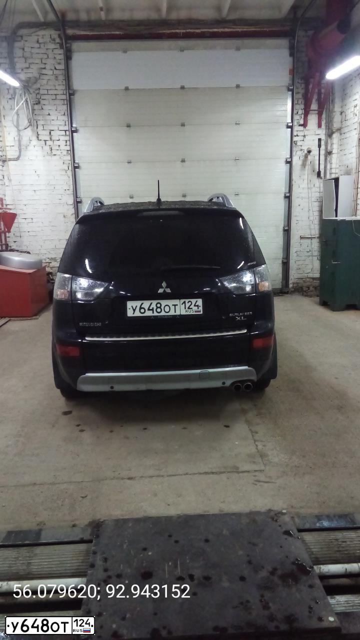 Фото автомобиля MITSUBISHI OUTLANDER, 2007 — госномер М797ЕУ96. Цвет: ЧЕРНЫЙ