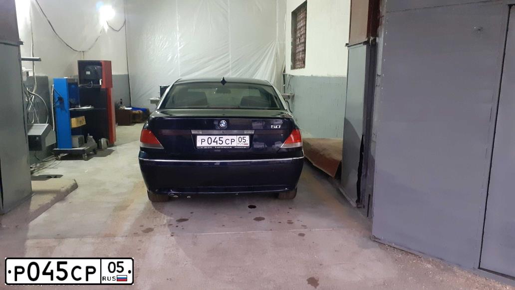 Фото автомобиля BMW SERIE 7, 2003 — госномер Т737МТ177. Цвет: СИНИЙ (ТЕМНО-СИНИЙ)