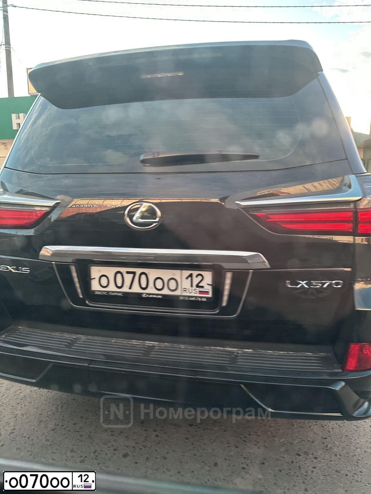 Фото автомобиля KIA SPORTAGE, 2012 — госномер О070ОО12. Цвет: ОРАНЖЕВЫЙ