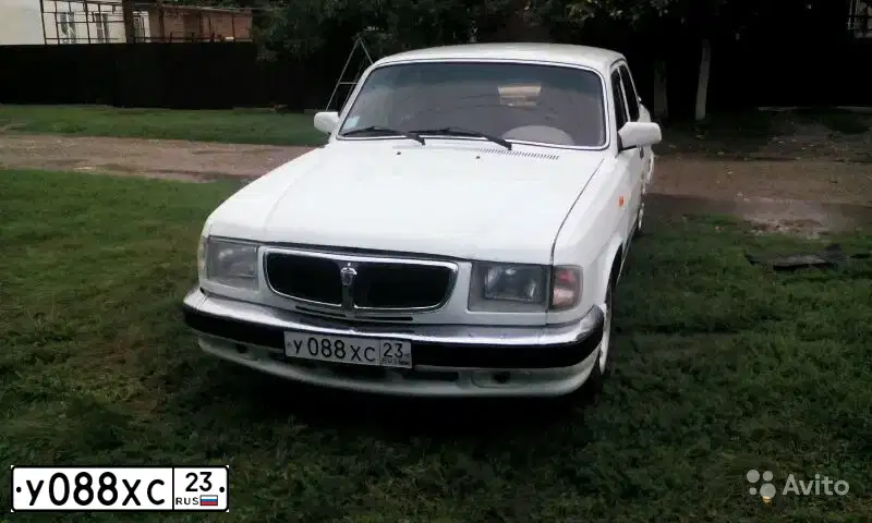 Фото автомобиля GAZ 3110 WOLGA, 2000 — госномер У088ХС23. Цвет: БЕЛЫЙ