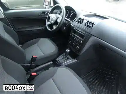 Фото автомобиля TOYOTA LANDCRUISER, 2001 — госномер В004ОХ177. Цвет: ЧЕРНЫЙ
