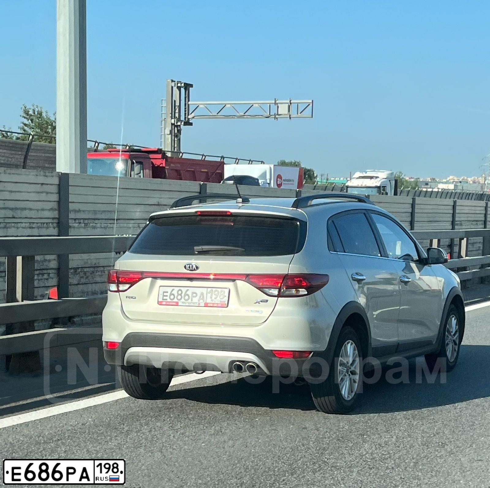 Фото автомобиля KIA RIO, 2019 — госномер У002АУ181. Цвет: БЕЖЕВЫЙ