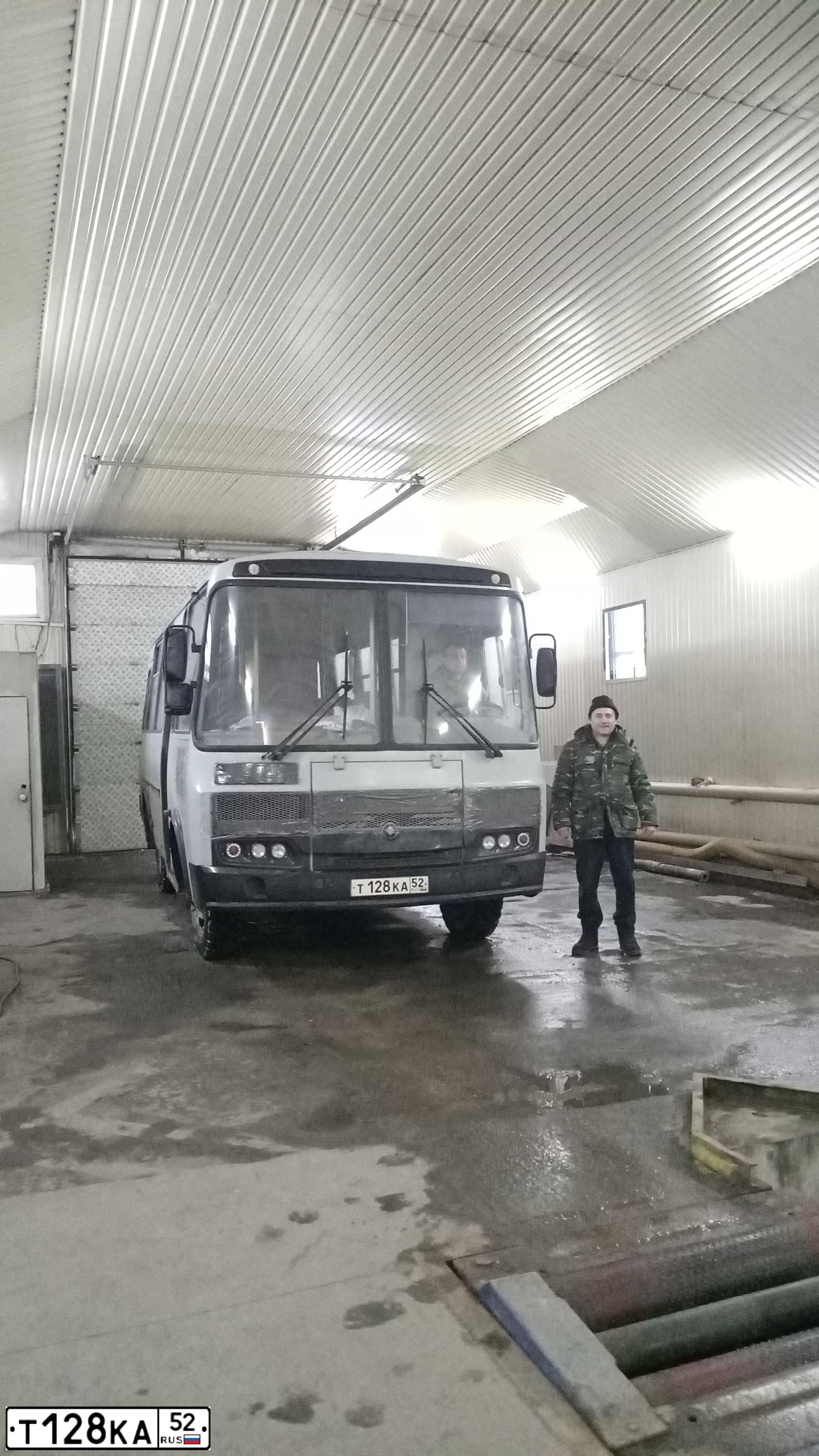 Фото автомобиля GAZ 3110 WOLGA, 2006 — госномер О293ОО52. Цвет: ЧЕРНЫЙ