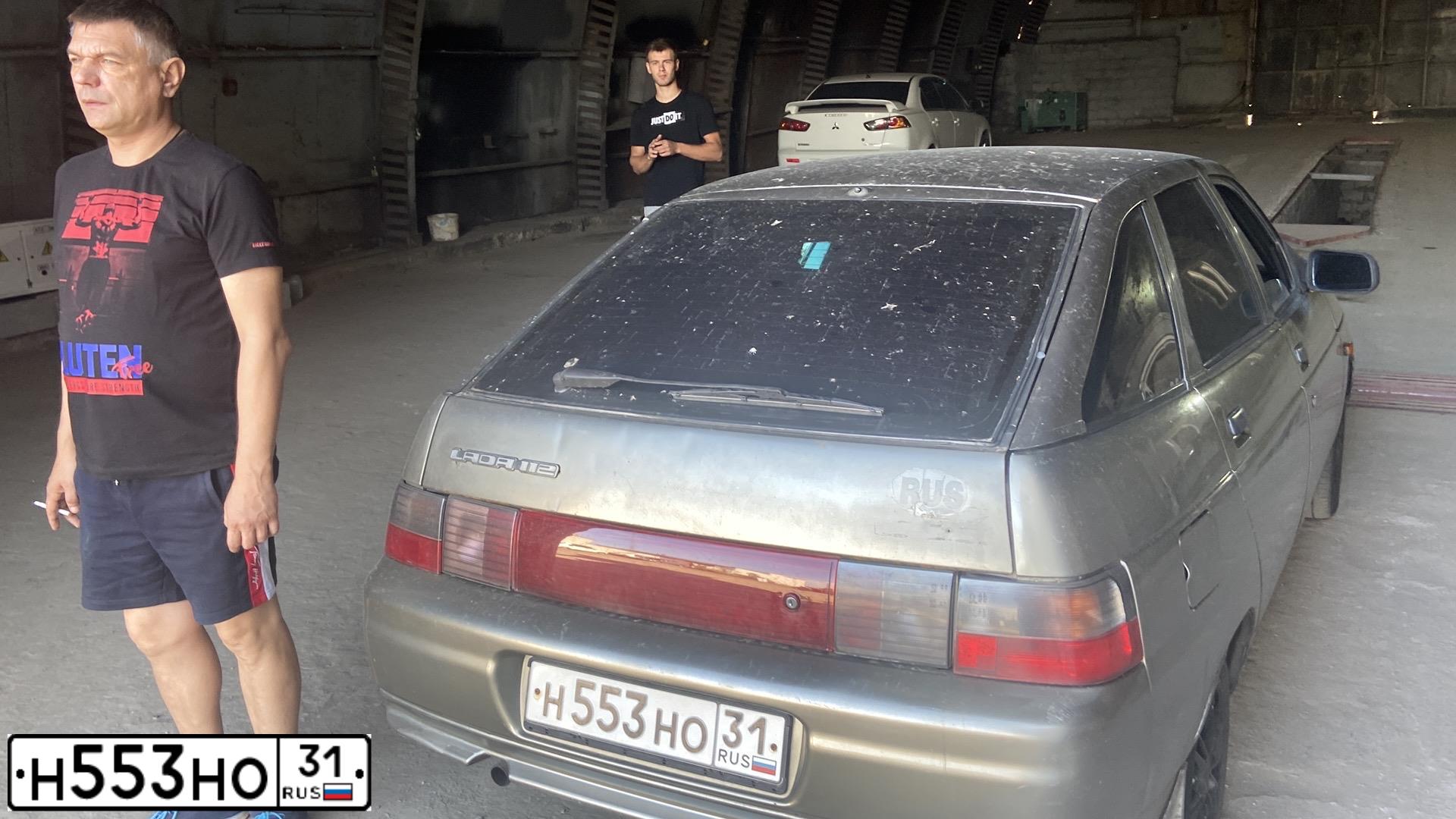 Фото автомобиля LADA 2112, 2001 — госномер У952ЕХ48. Цвет: СЕРЕБРИСТЫЙ СЕРО-ЗЕЛЕНЫЙ