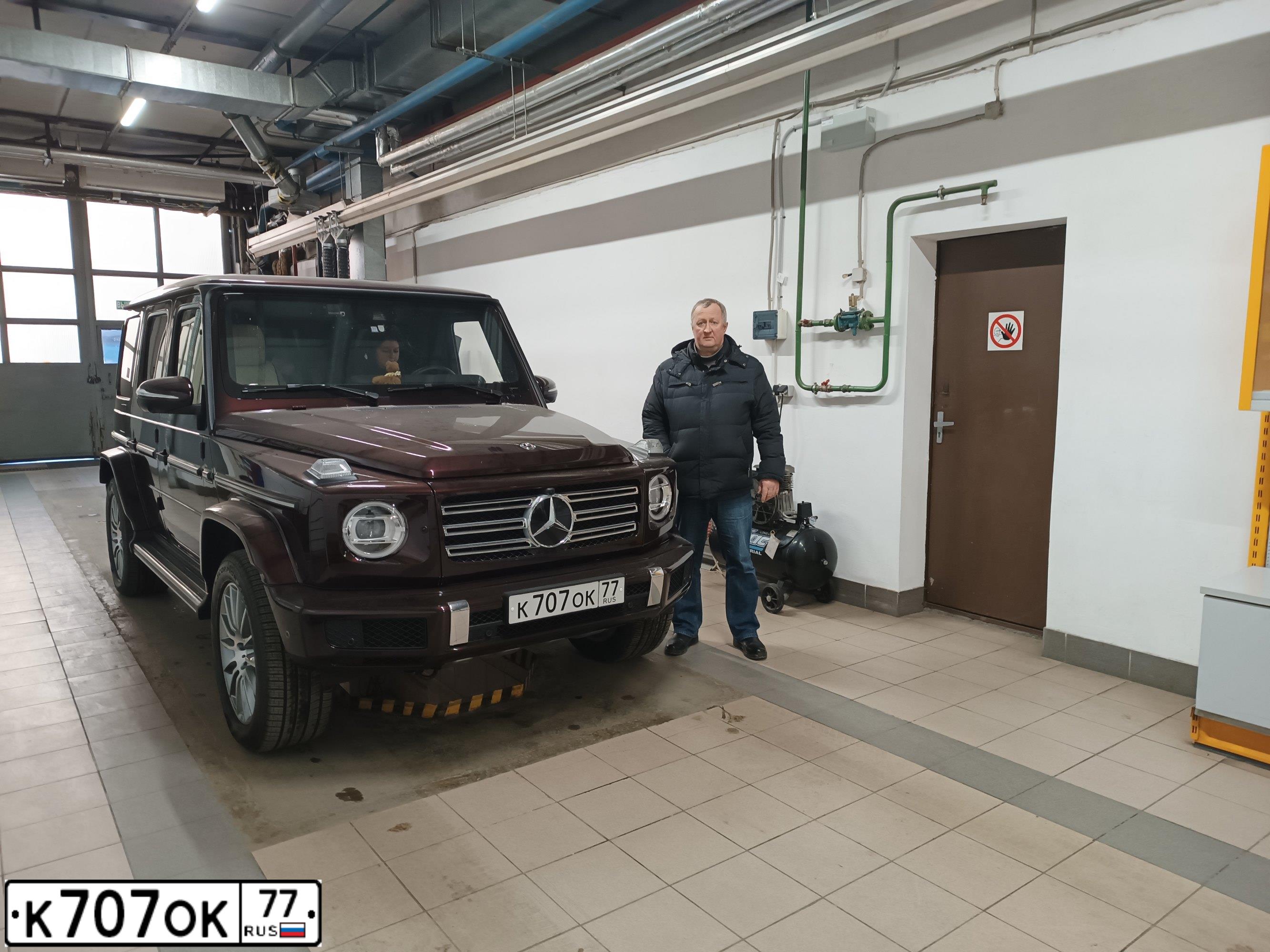 Фото автомобиля MERCEDES E-KLASSE, 2018 — госномер К100КУ797. Цвет: Темно-зеленый