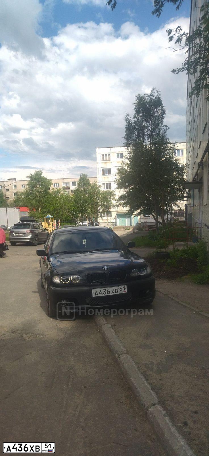 Фото автомобиля BMW SERIE 3, 2004 — госномер А436ХВ51. Цвет: ЧЕРНЫЙ