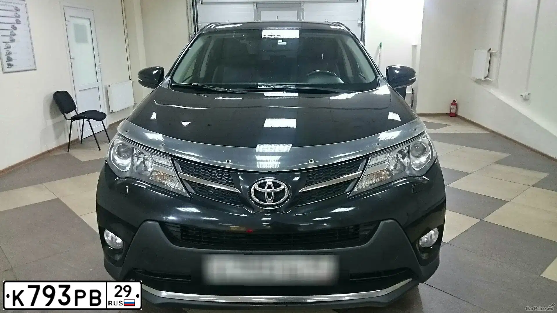 Фото автомобиля TOYOTA RAV4, 2013 — госномер В082ЕК198. Цвет: ЧЕРНЫЙ