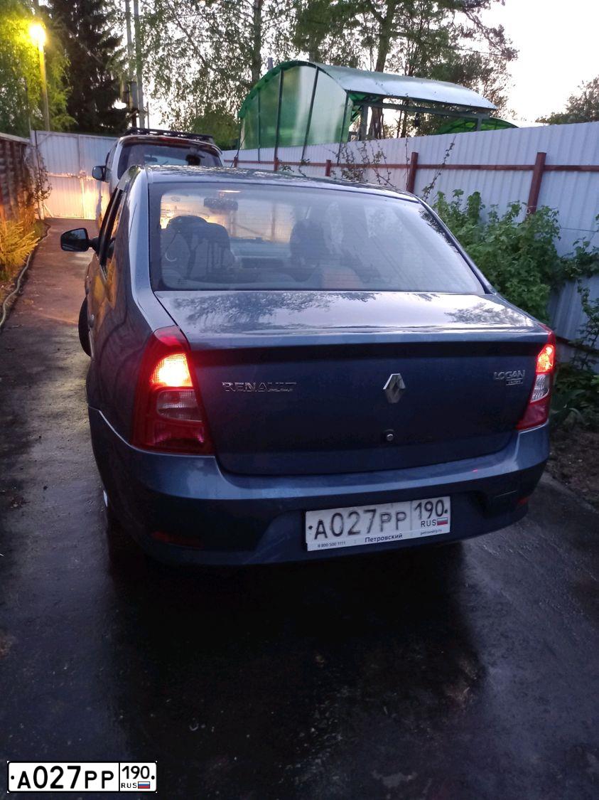 Фото автомобиля RENAULT LOGAN, 2011 — госномер У662АТ44. Цвет: синий