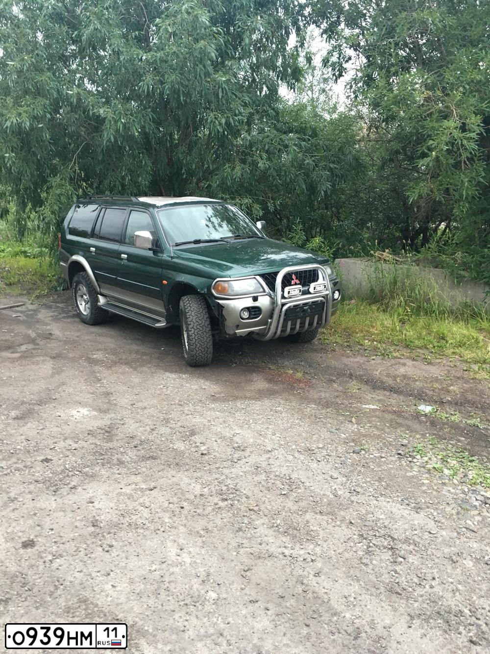 Фото автомобиля MITSUBISHI PAJERO SPORT, 2001 — госномер Р559МР11. Цвет: ЗЕЛЕНЫЙ