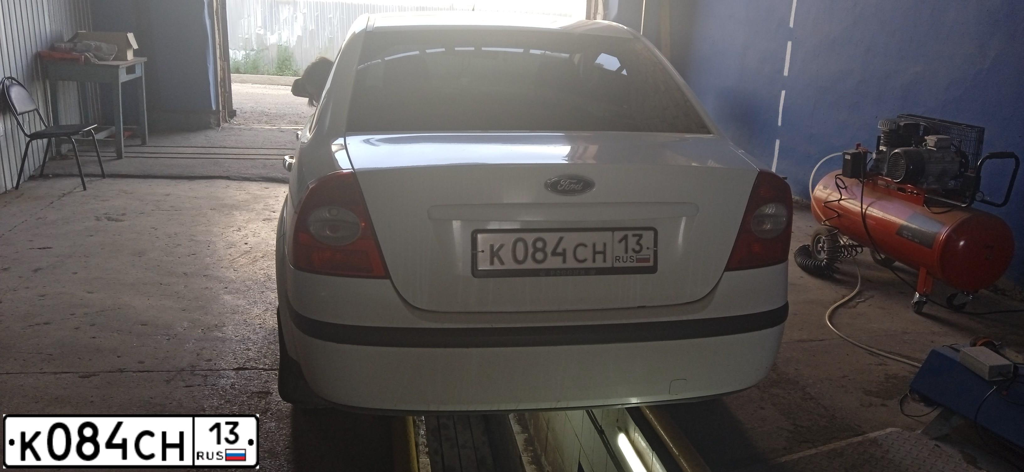 Фото автомобиля FORD FOCUS, 2007 — госномер М379ТО13. Цвет: Белый