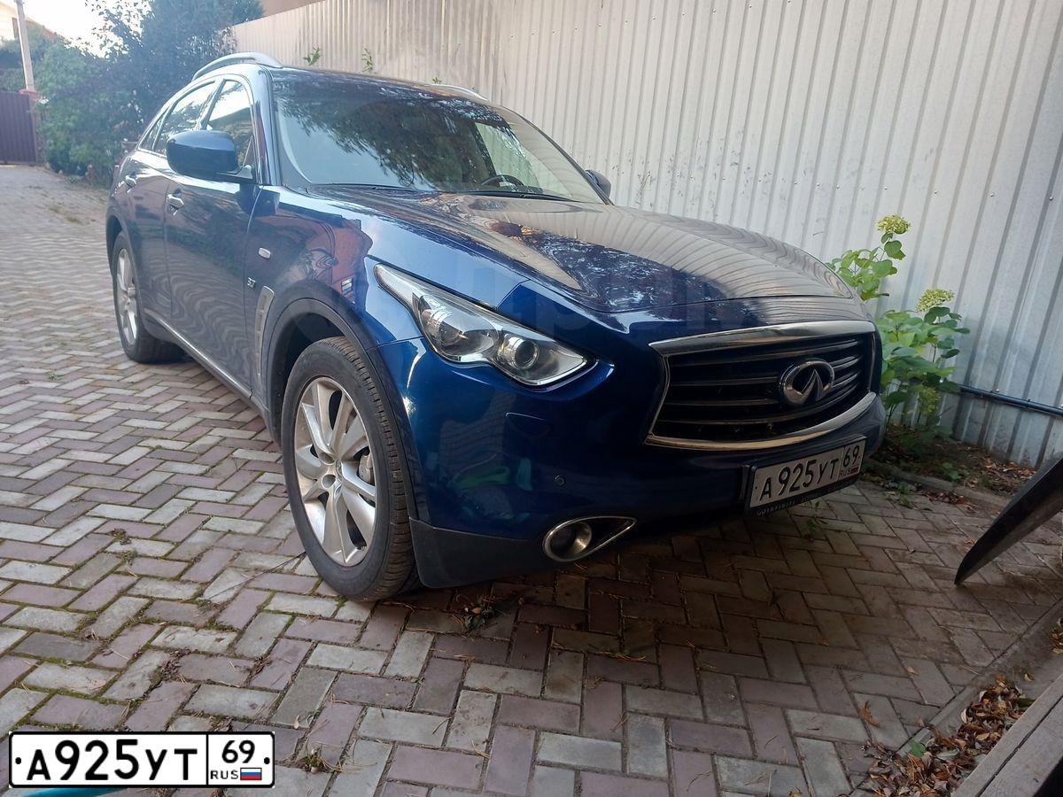 Фото автомобиля INFINITI QX70 /FX/, 2016 — госномер О900СР69. Цвет: синий