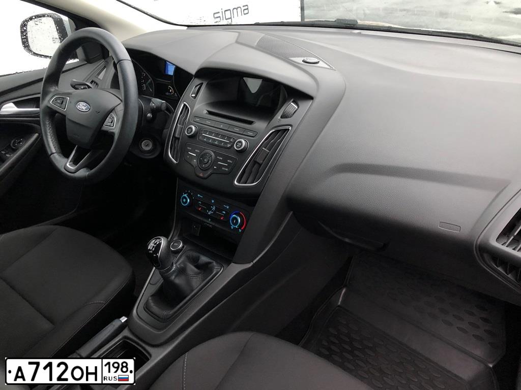Фото автомобиля FORD FOCUS, 2018 — госномер М326НМ198. Цвет: Серебристый