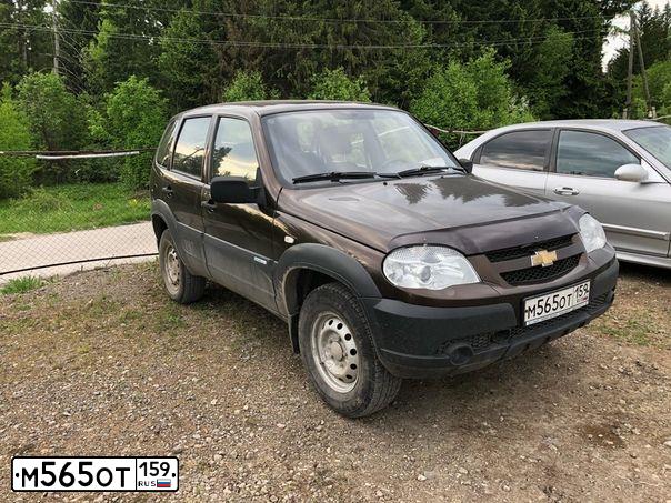 Фото автомобиля CHEVROLET NIVA, 2011 — госномер Н538КС159. Цвет: КРАСНО-КОРИЧНЕВЫЙ МЕТАЛЛИК