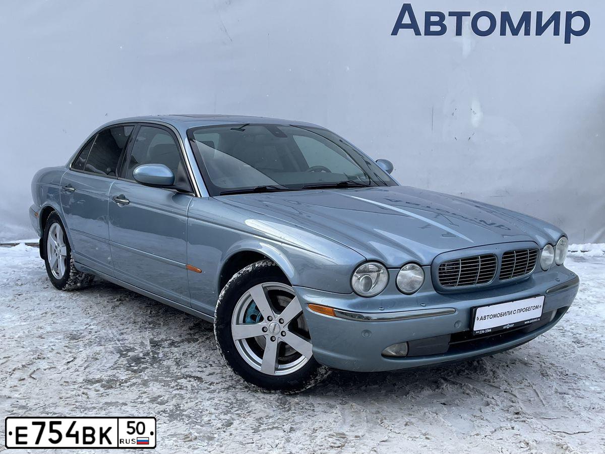 Фото автомобиля JAGUAR XJ-SERIE, 2005 — госномер О007РХ199. Цвет: голубой
