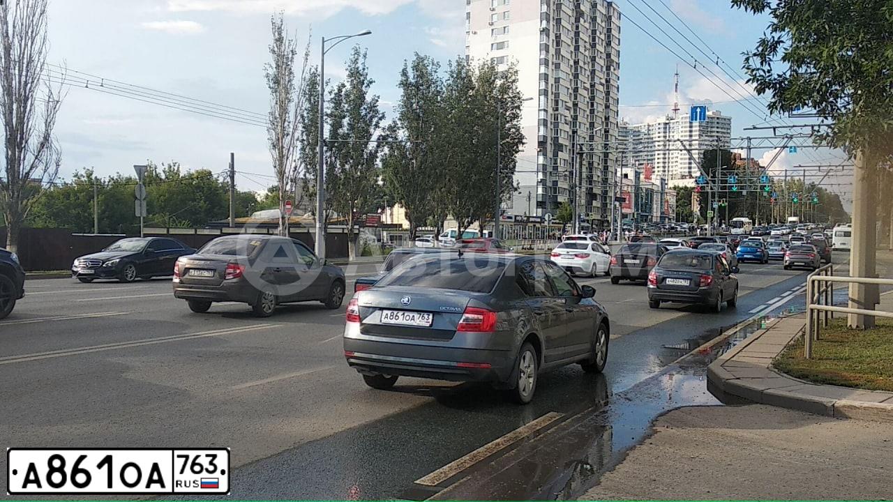Фото автомобиля SKODA OCTAVIA, 2018 — госномер А861ОА763. Цвет: ТЕМНО-СЕРЫЙ