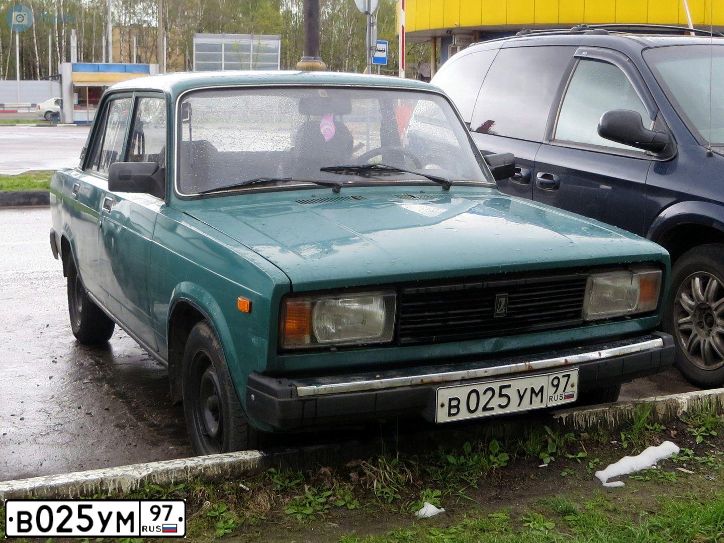 Фото автомобиля LADA 2105, 2005 — госномер В025УМ97. Цвет: ЗЕЛЕНЫЙ