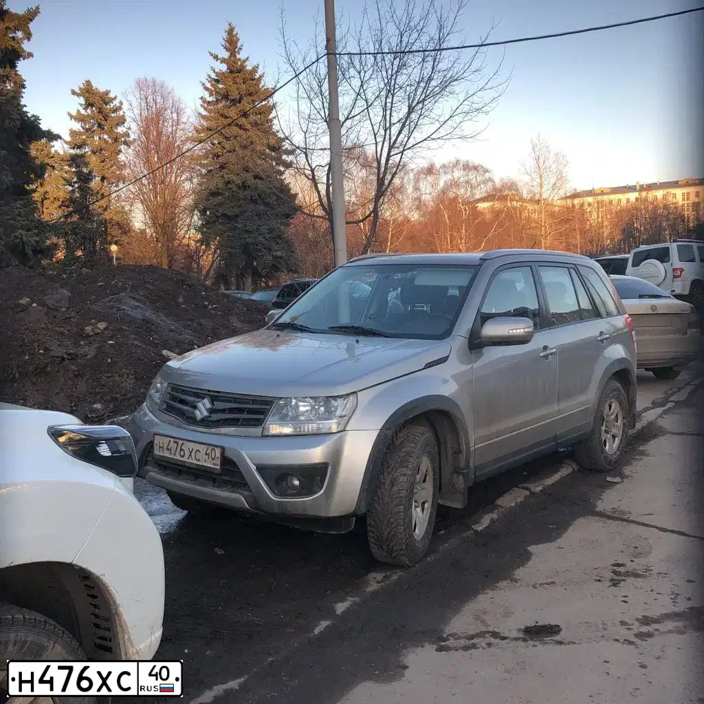 Фото автомобиля SUZUKI /GRAND/ VITARA, 2014 — госномер Н476ХС40. Цвет: СЕРЕБРИСТЫЙ