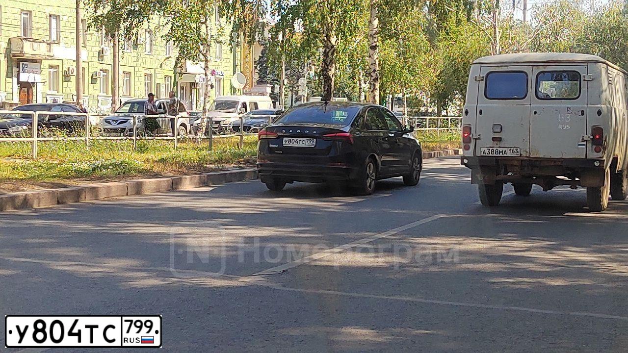 Фото автомобиля SKODA RAPID, 2020 — госномер У804ТС799. Цвет: ЧЕРНЫЙ