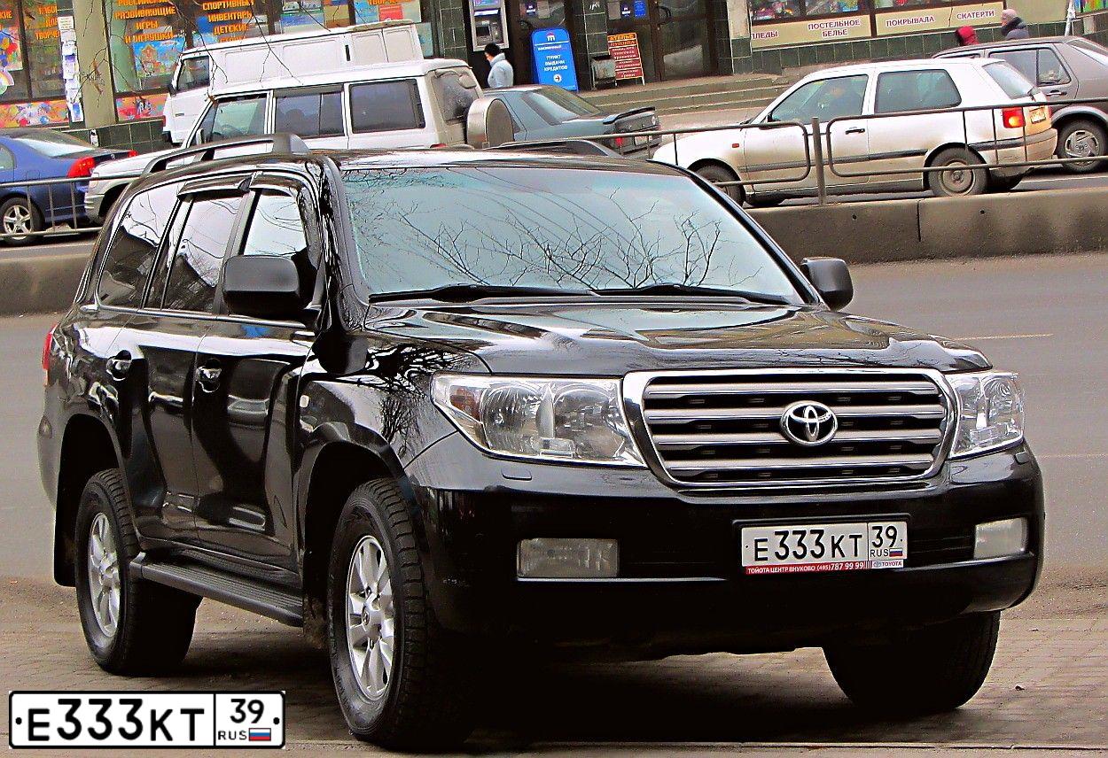 Фото автомобиля TOYOTA LANDCRUISER 200, 2013 — госномер А333ВУ777. Цвет: ЧЕРНЫЙ