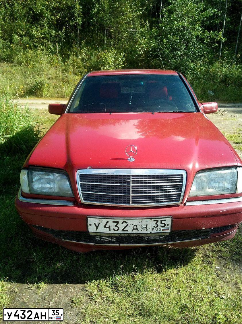 Фото автомобиля MERCEDES C-KLASSE, 1996 — госномер М464СР35. Цвет: Красный