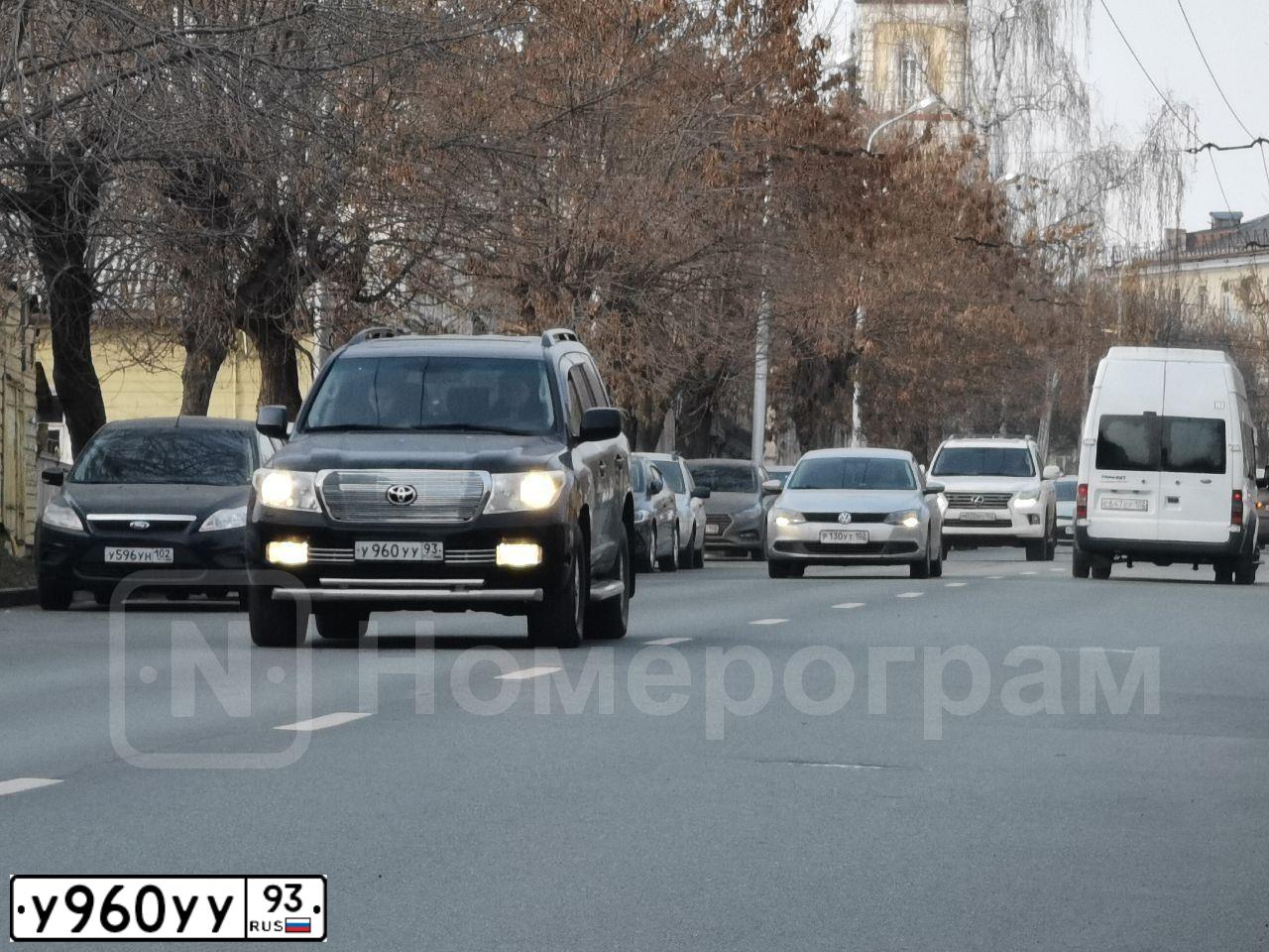 Фото автомобиля TOYOTA LANDCRUISER 200, 2009 — госномер У960УУ93