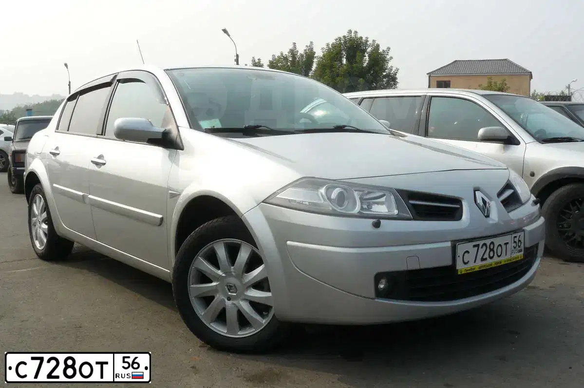 Фото автомобиля RENAULT MEGANE, 2008 — госномер С728ОТ56. Цвет: СВЕТЛО-СЕРО-ГОЛУБОЙ
