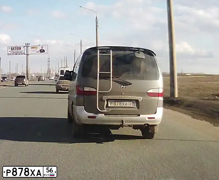 Фото автомобиля HYUNDAI STAREX, 2001 — госномер В620НУ156