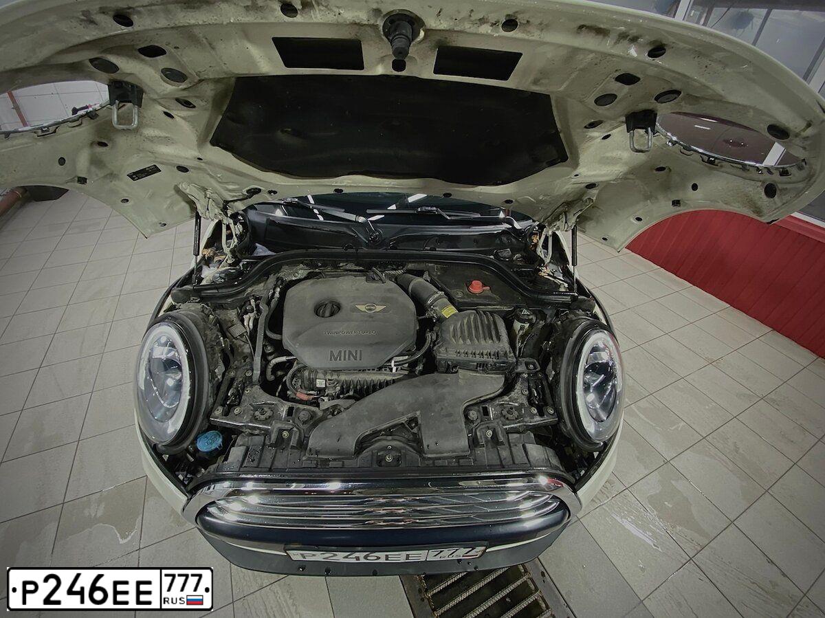 Фото автомобиля MINI COOPER, 2014 — госномер С626ТТ39. Цвет: БЕЛЫЙ