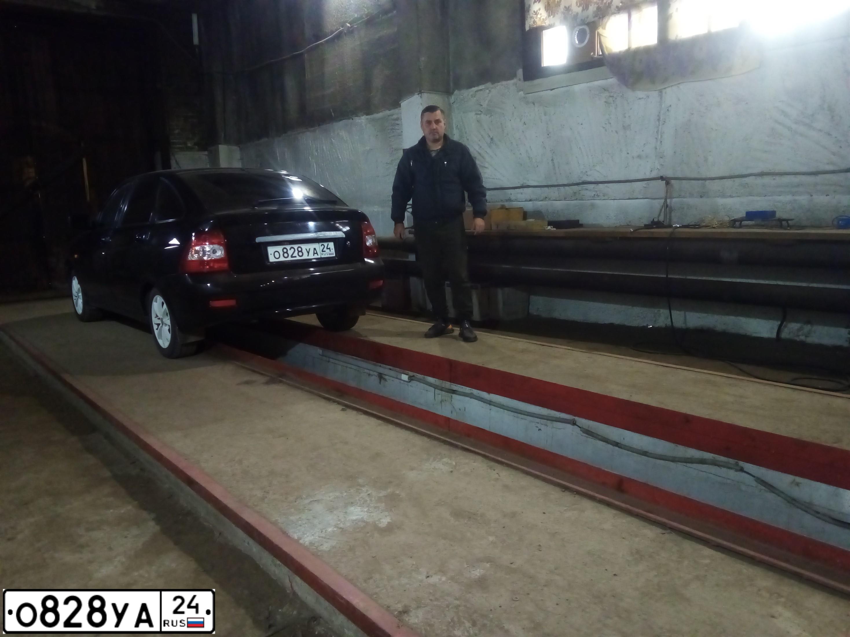 Фото автомобиля LADA 2172 PRIORA, 2010 — госномер О628УА24