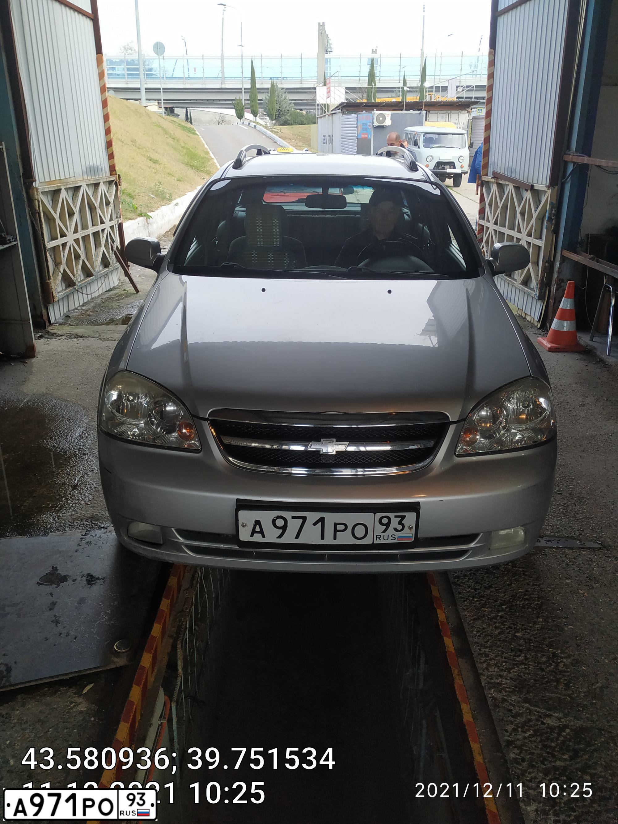 Фото автомобиля CHEVROLET LACETTI, 2008 — госномер А971РО93. Цвет: СЕРЕБРИСТЫЙ