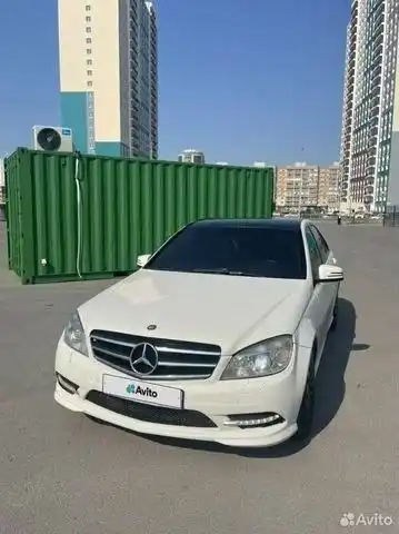 Фото автомобиля TOYOTA CAMRY, 2010 — госномер Е555ЕМ86. Цвет: СЕРЕБРИСТЫЙ МЕТАЛЛИК