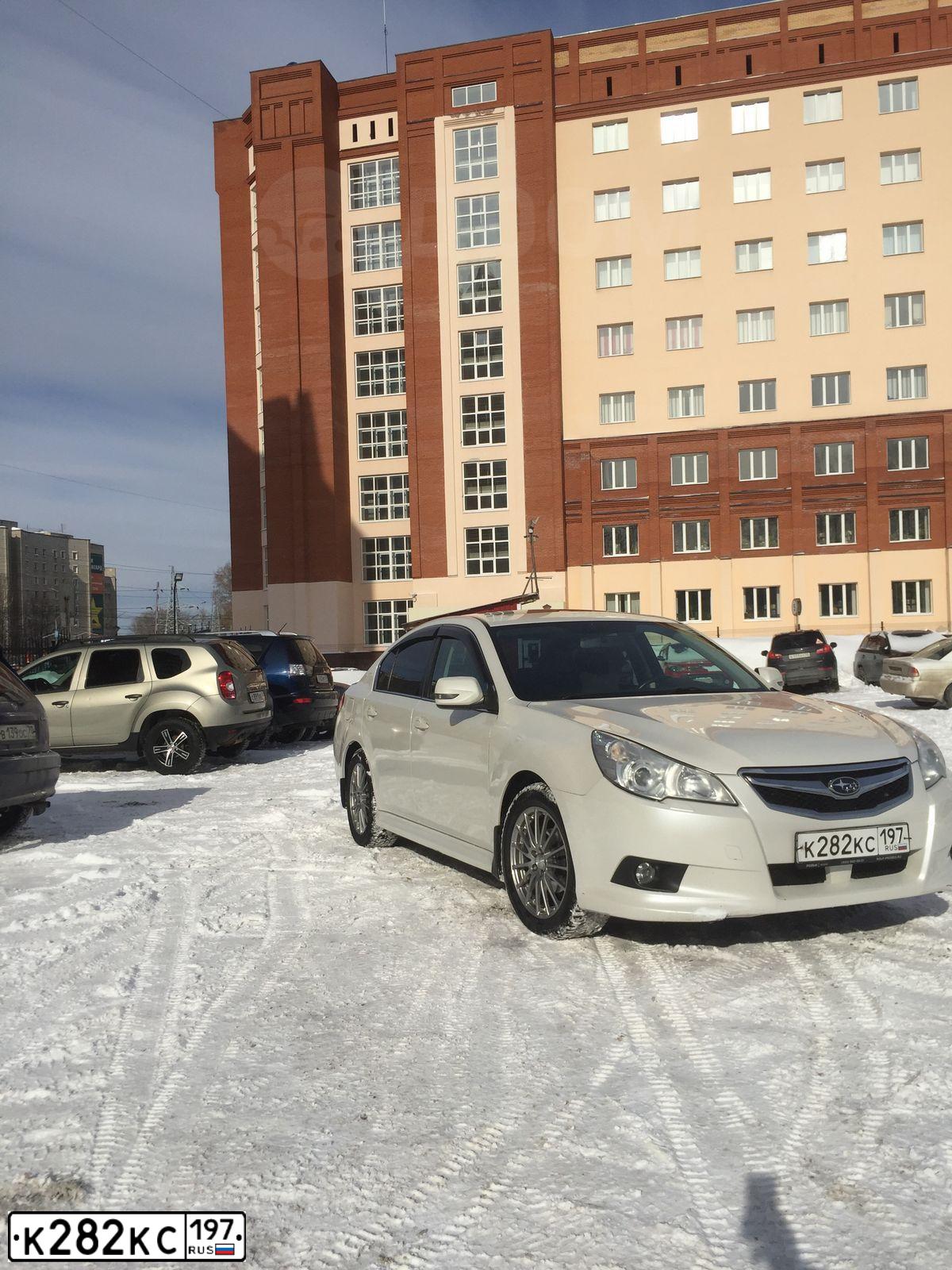 Фото автомобиля SUBARU LEGACY, 2010 — госномер К282КС197. Цвет: Белый