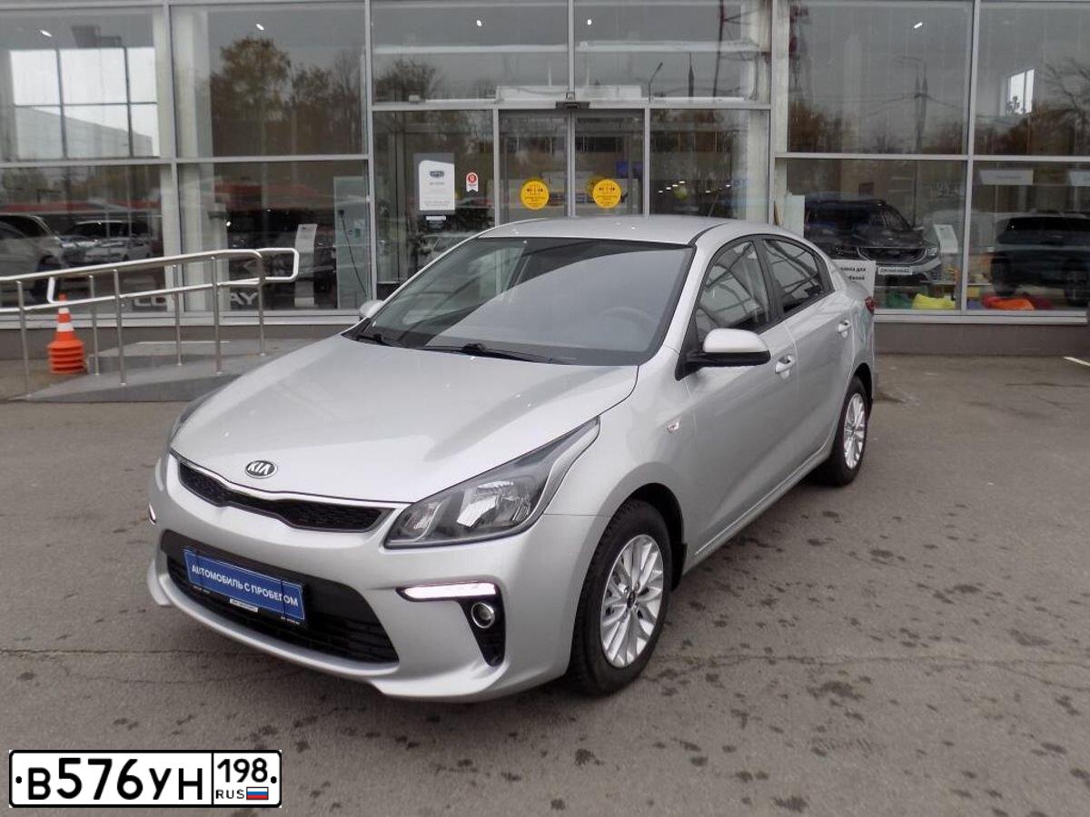 Фото автомобиля KIA RIO, 2019 — госномер О200ОР32. Цвет: Серебристый