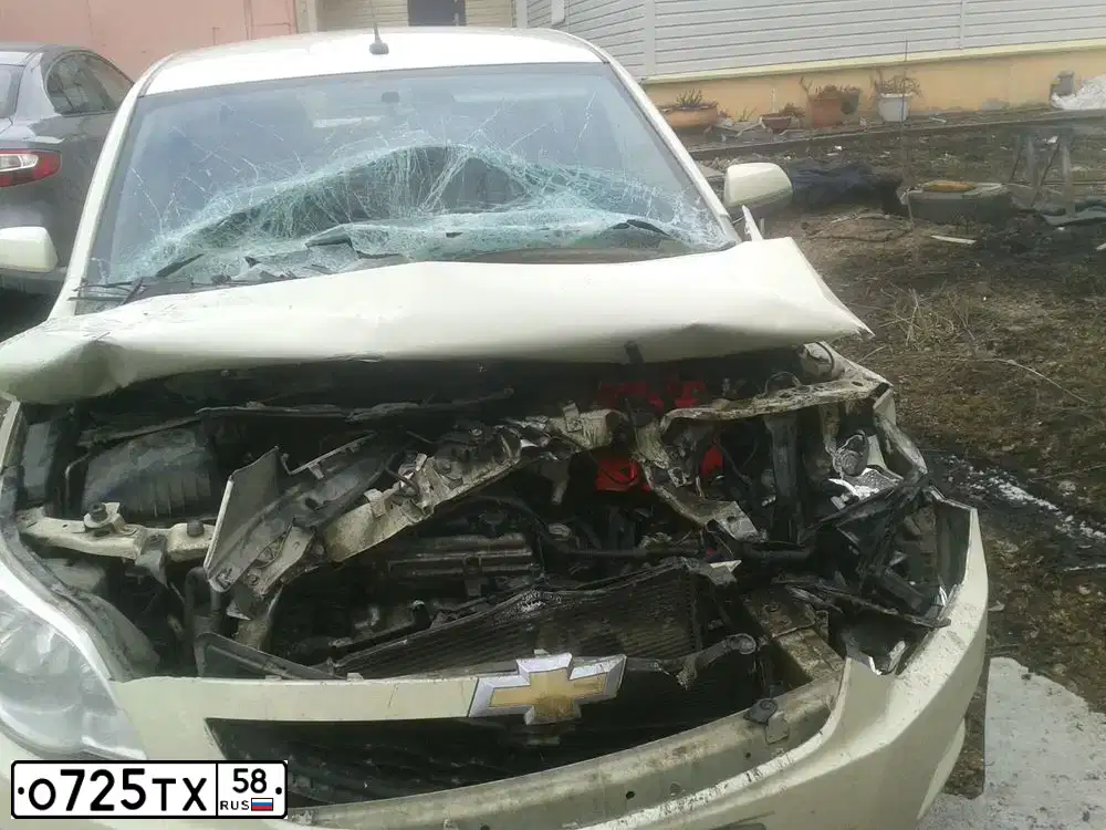Фото автомобиля CHEVROLET COBALT, 2013 — госномер О725ТХ58. Цвет: БЕЖЕВЫЙ