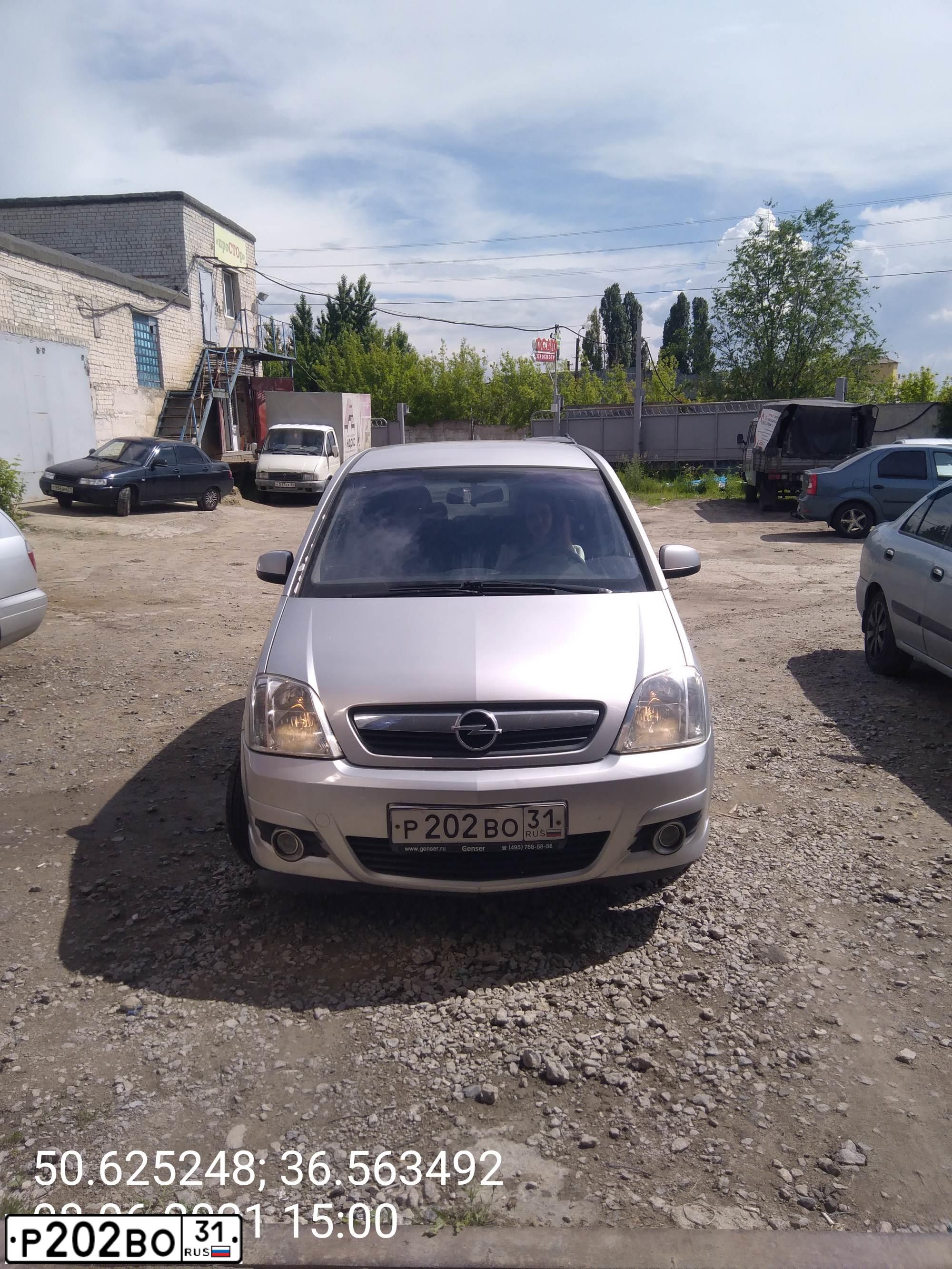 Фото автомобиля OPEL MERIVA, 2008 — госномер Р202ВО31. Цвет: Серебристый