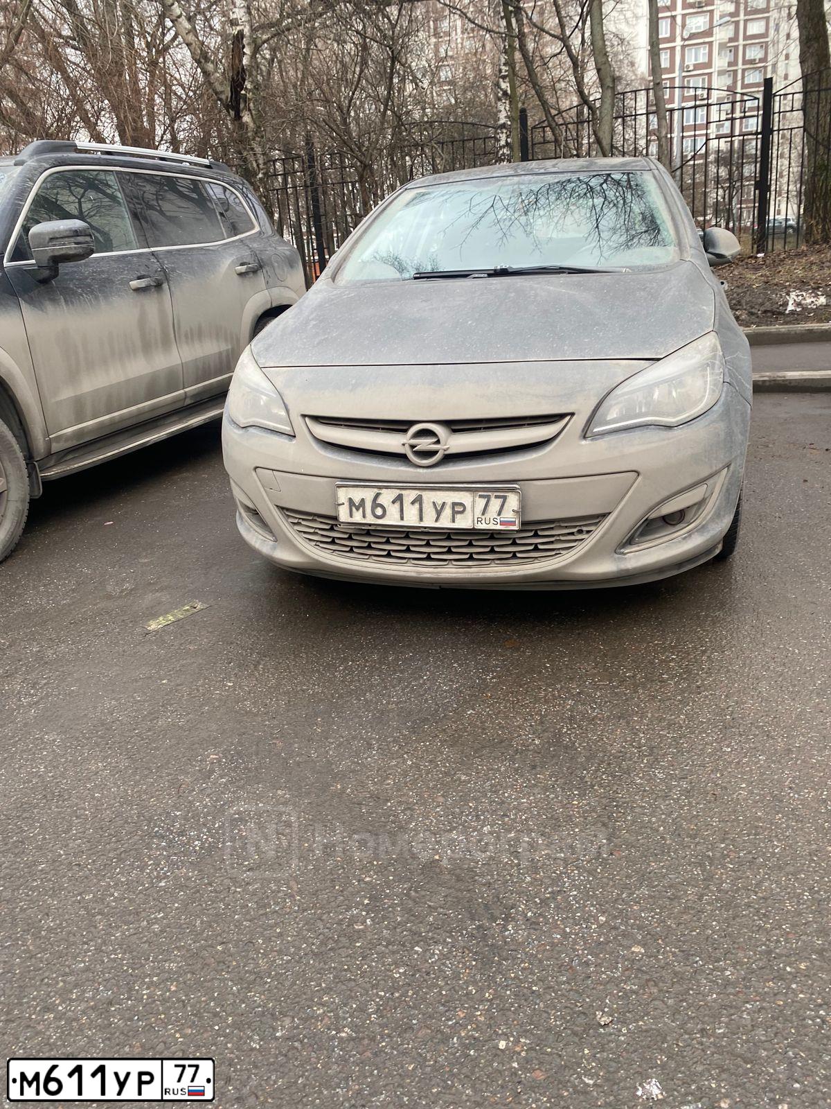 Фото автомобиля SAAB 9-5, 1998 — госномер М611УР77. Цвет: Темно-зеленый