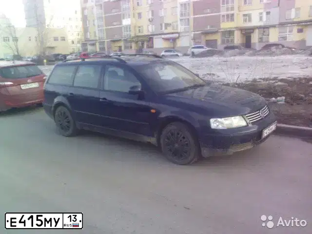 Фото автомобиля VOLKSWAGEN PASSAT, 1998 — госномер О425СА33. Цвет: СИНИЙ