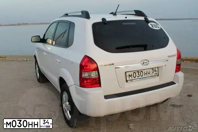 Фото автомобиля HYUNDAI TUCSON, 2008 — госномер А553РН134. Цвет: Белый