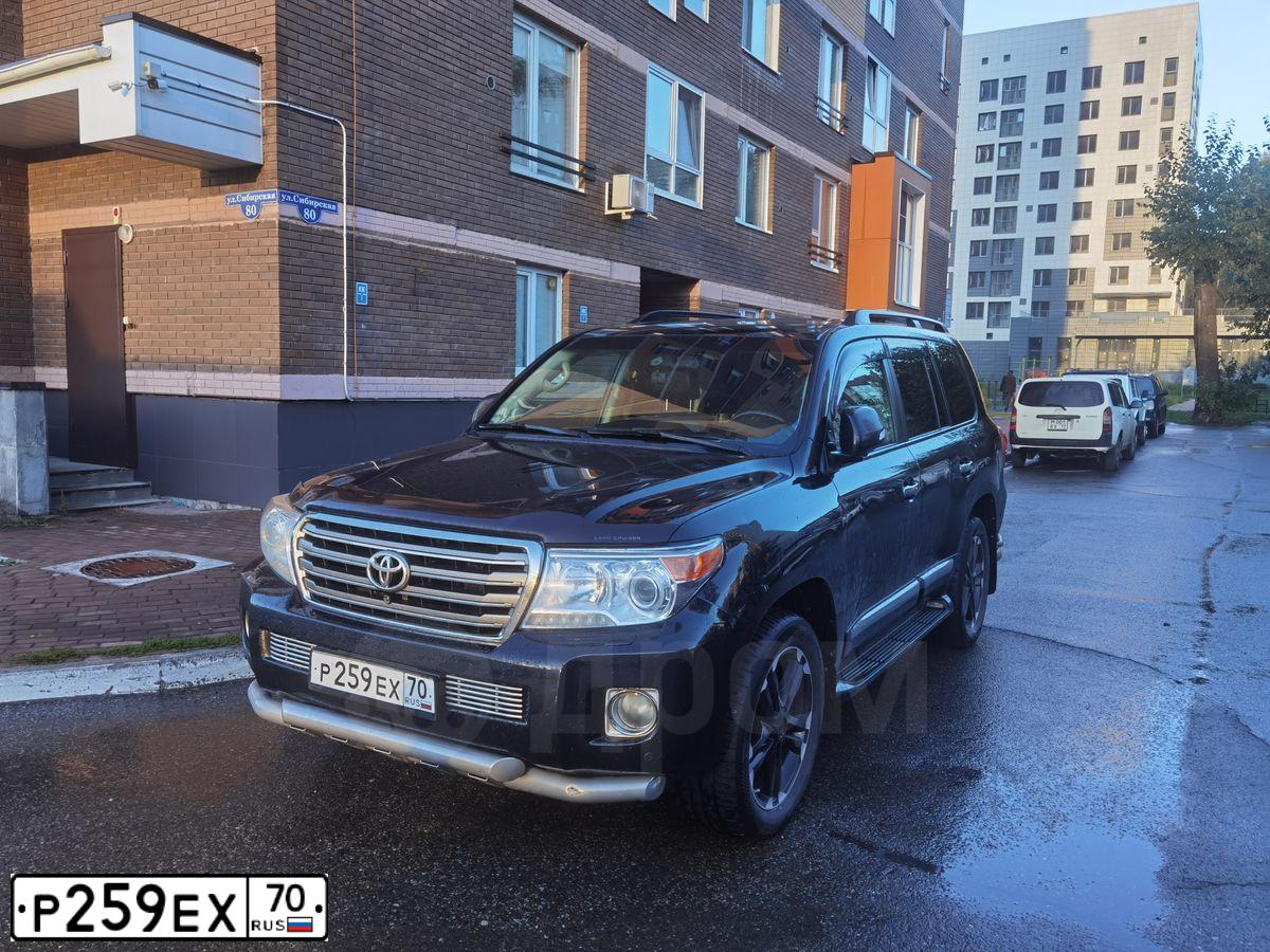 Фото автомобиля TOYOTA LANDCRUISER 200, 2014 — госномер К500СТ24. Цвет: ЧЕРНЫЙ