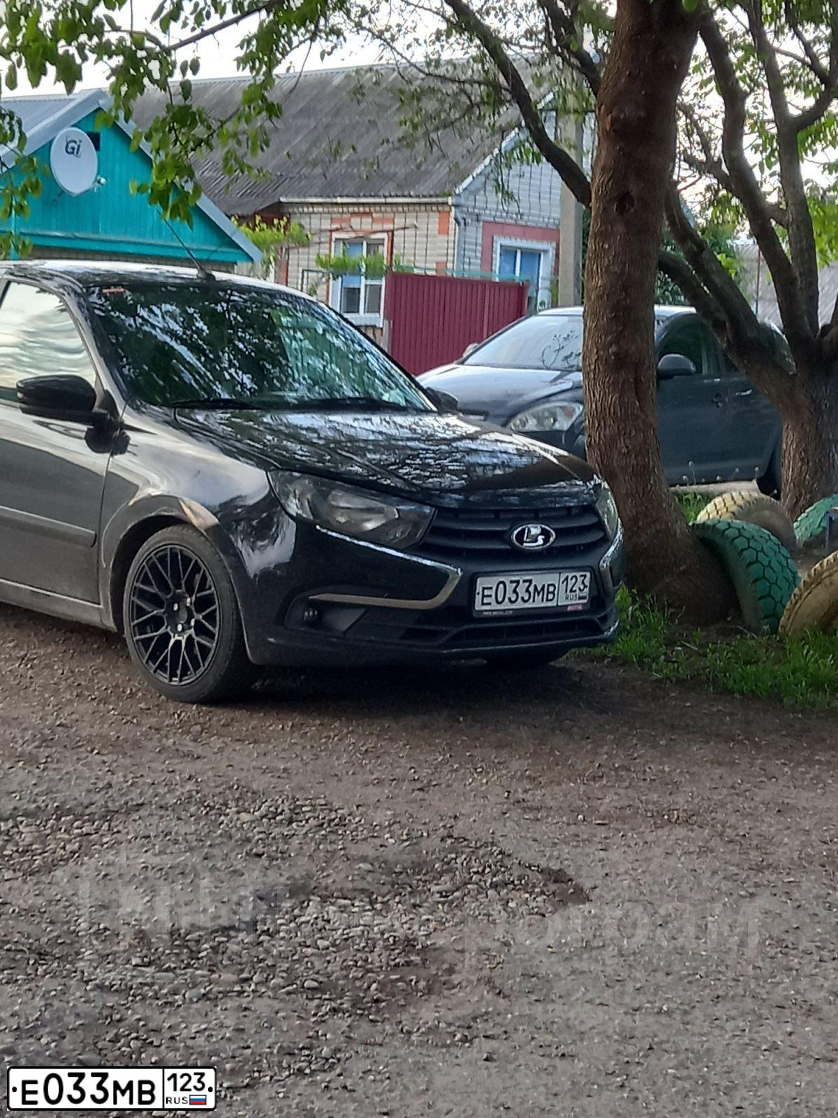Фото автомобиля LADA 2190 GRANTA, 2020 — госномер О666МР123. Цвет: ЧЕРНЫЙ