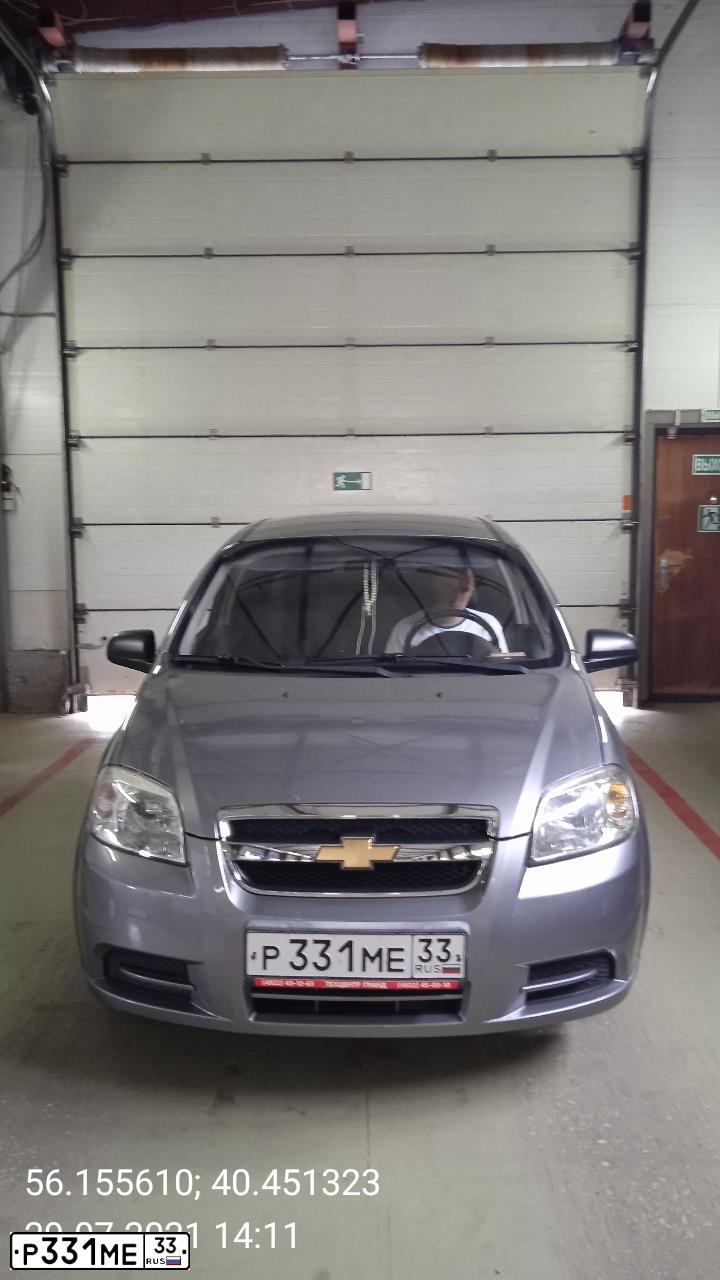 Фото автомобиля CHEVROLET AVEO, 2008 — госномер Р331МЕ33. Цвет: СЕРЫЙ