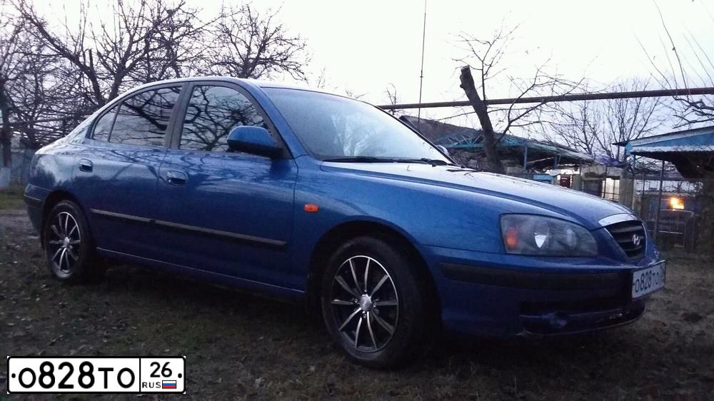 Фото автомобиля HYUNDAI ELANTRA, 2006 — госномер О828ТО26. Цвет: СВЕТЛО-СИНИЙ