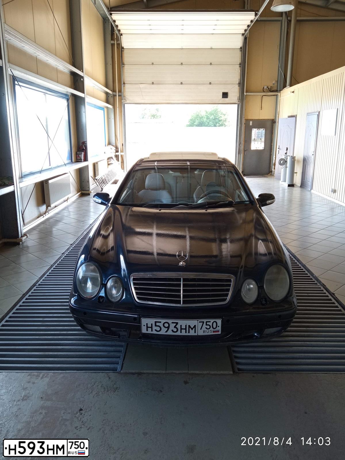 Фото автомобиля MERCEDES CLK-KLASSE, 1997 — госномер О159РР799. Цвет: Темно-синий