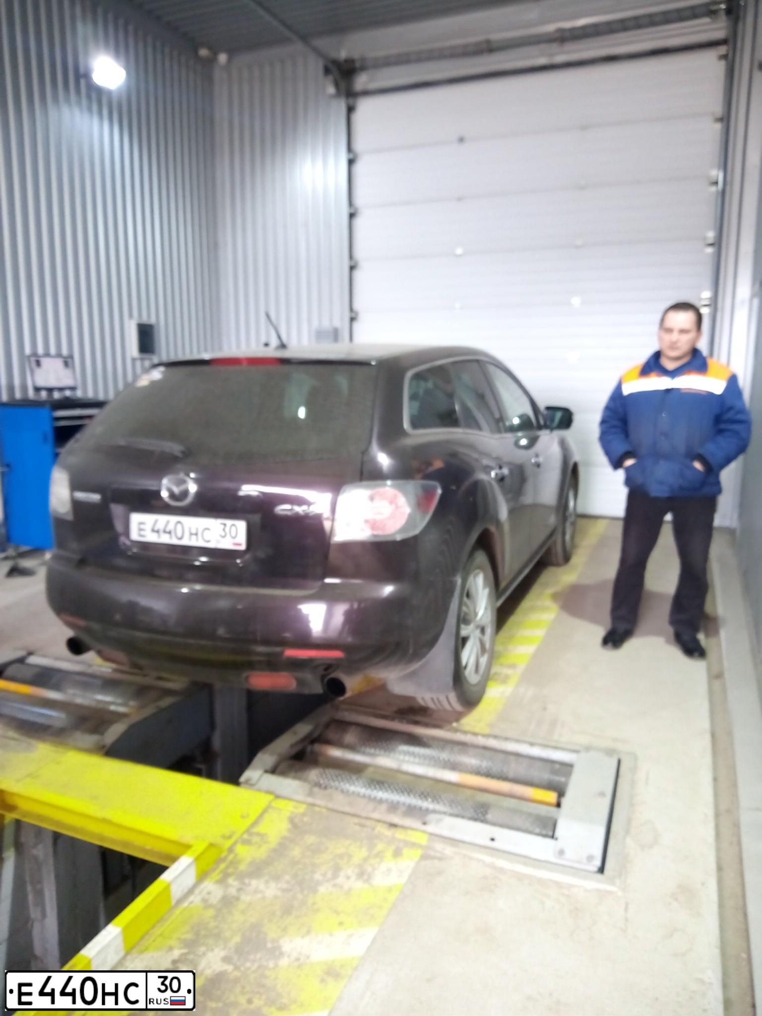 Фото автомобиля MAZDA CX-7, 2007 — госномер М888УЕ177. Цвет: ВИШНЕВЫЙ ТЕМНЫЙ