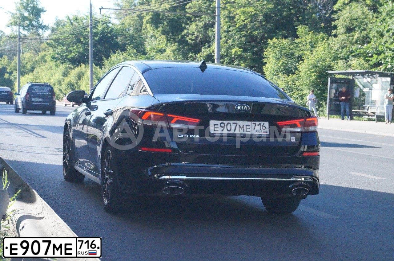 Фото автомобиля KIA OPTIMA, 2019 — госномер М752УТ18. Цвет: ЧЕРНЫЙ